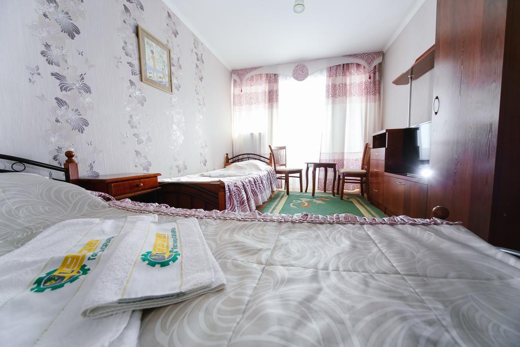 Sary Arka Hotel Pavlodar Bagian luar foto
